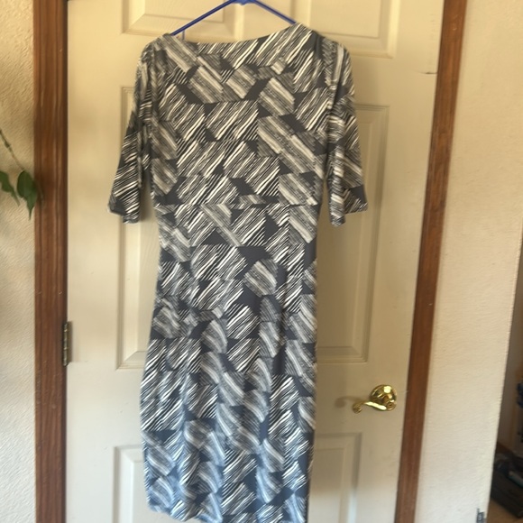 Lauren Ralph Lauren Stylish Gray Patterned side slit below knee Dress - Picture 7 of 9